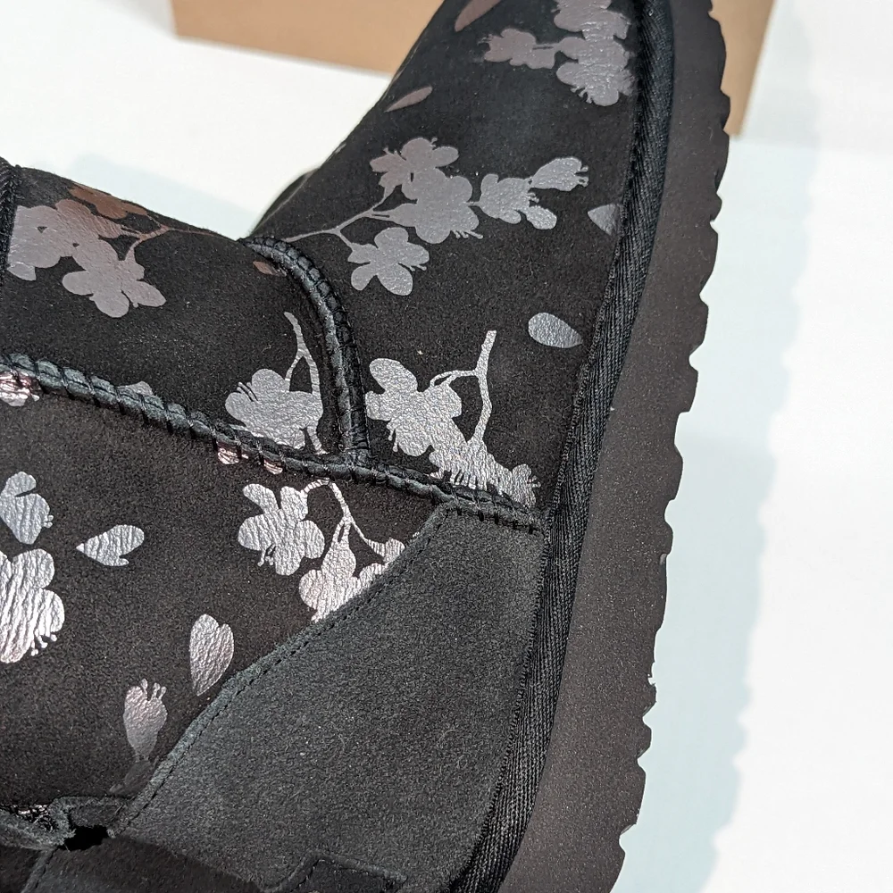 Ugg Australia Women's Classic Mini Floral Foil Boot Size 6.0 7.0 - Picture 7 of 8